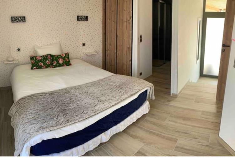 Chambre Avec Salle De Bains Privative Hermonville Εξωτερικό φωτογραφία
